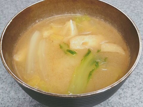 白菜と油揚げの味噌汁